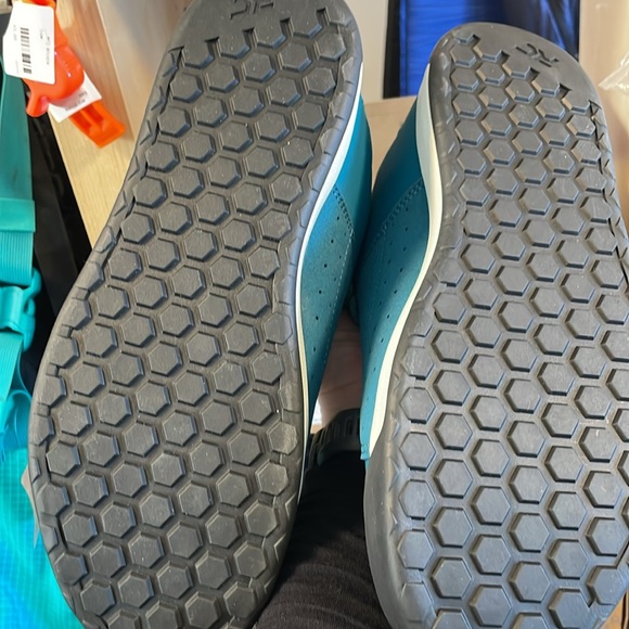 Women’s size 9 1/2, live wire, Tahoe, blue ride concepts, shoes, new with tags - Picture 3 of 3